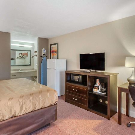 Quality Inn And Suites Port Arthur Nederland Ngoại thất bức ảnh