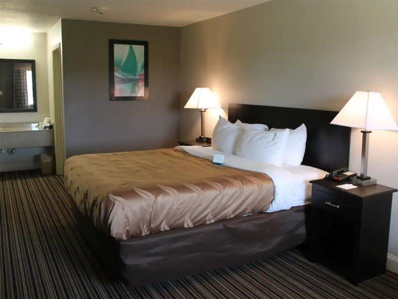 Quality Inn And Suites Port Arthur Nederland Ngoại thất bức ảnh