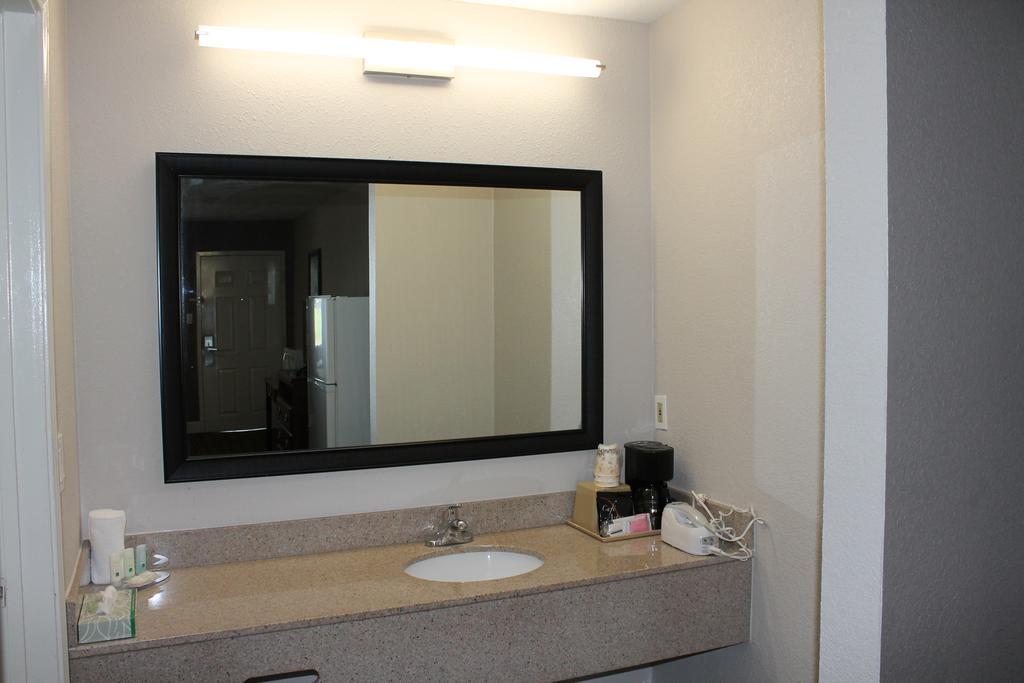 Quality Inn And Suites Port Arthur Nederland Ngoại thất bức ảnh