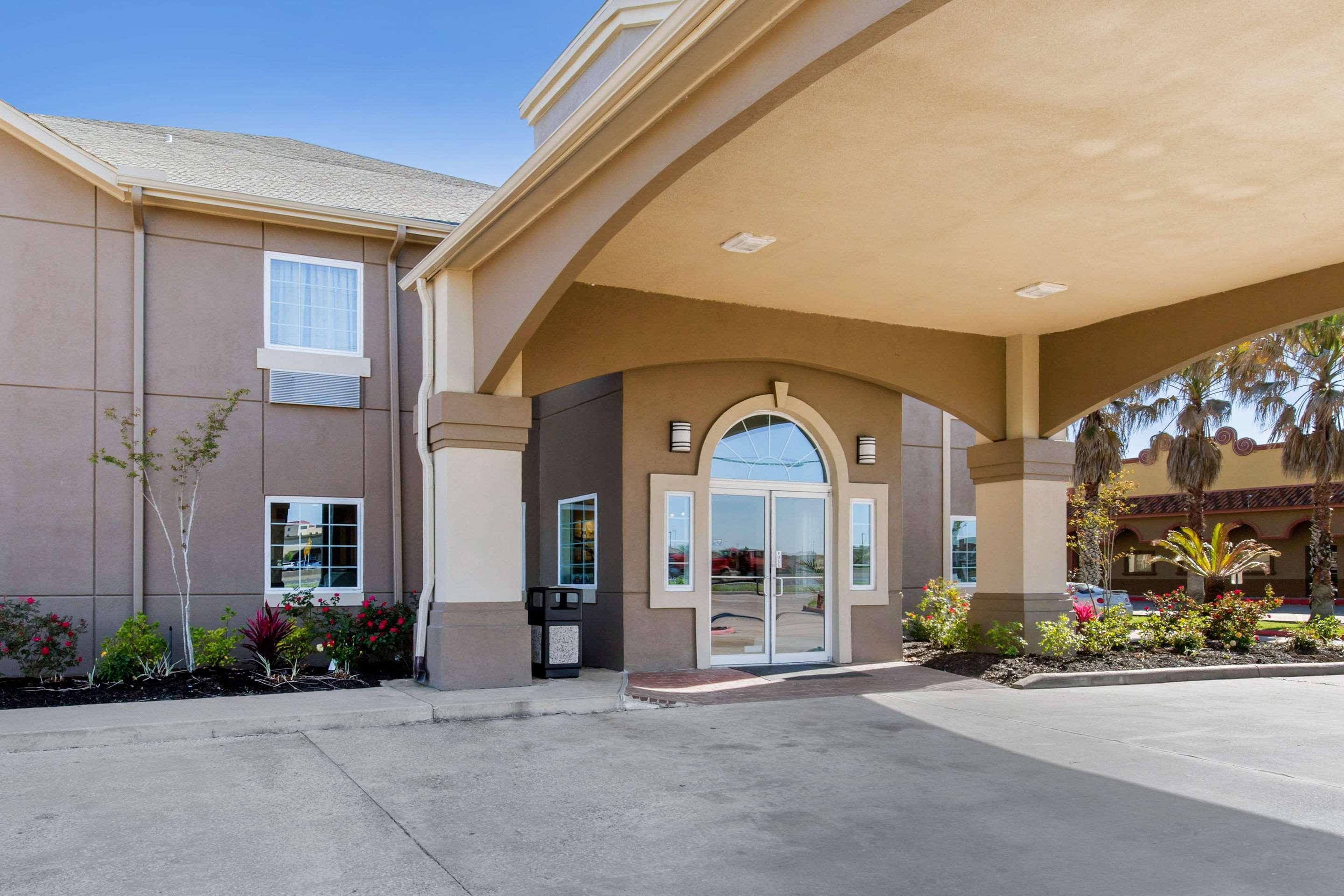 Quality Inn And Suites Port Arthur Nederland Ngoại thất bức ảnh